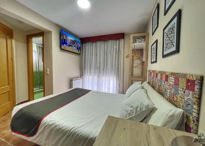 Hostal y Casa Rural la Colmena